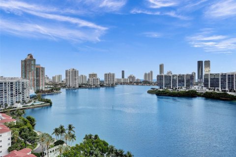 Condo in Aventura, Florida, 3 bedrooms  № 1210071 - photo 17