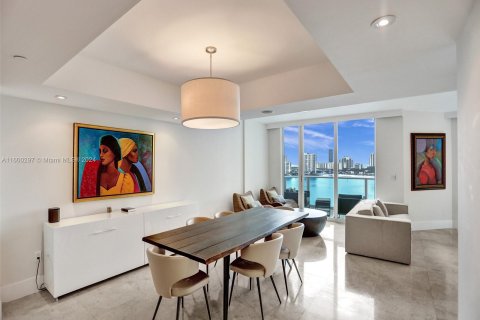 Condo in Aventura, Florida, 3 bedrooms  № 1210071 - photo 1