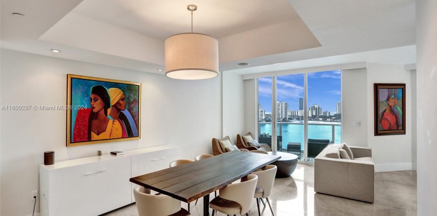 Condominio en Aventura, Florida, 3 dormitorios  № 1210071