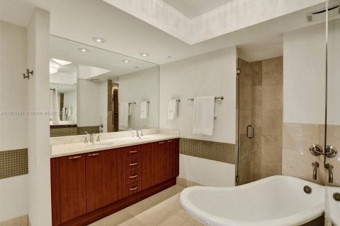 Condo in Aventura, Florida, 3 bedrooms  № 1210071 - photo 24