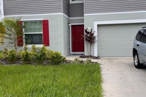 Casa en venta en Winter Haven, Florida, 4 dormitorios, 212.19 m2 № 1371885 - foto 1