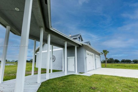 Villa ou maison à vendre à Okeechobee, Floride: 3 chambres № 1017903 - photo 10
