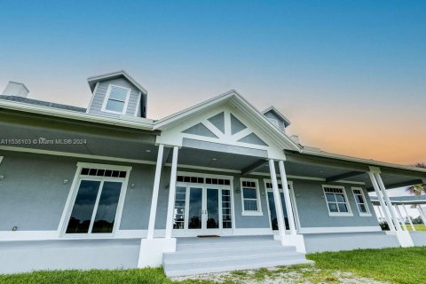 Villa ou maison à vendre à Okeechobee, Floride: 3 chambres № 1017903 - photo 2