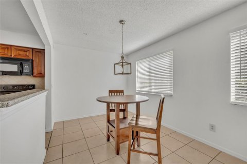 Copropriété à vendre à Orlando, Floride: 2 chambres, 100.15 m2 № 1380812 - photo 9