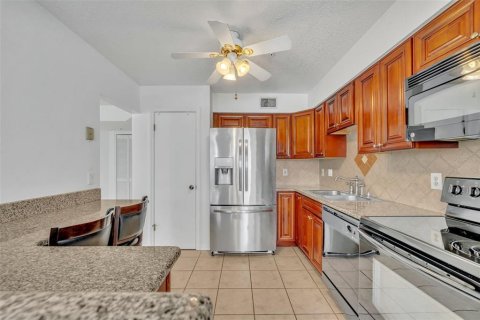 Copropriété à vendre à Orlando, Floride: 2 chambres, 100.15 m2 № 1380812 - photo 11