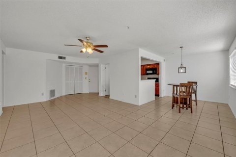 Copropriété à vendre à Orlando, Floride: 2 chambres, 100.15 m2 № 1380812 - photo 8