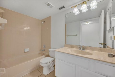 Copropriété à vendre à Orlando, Floride: 2 chambres, 100.15 m2 № 1380812 - photo 5