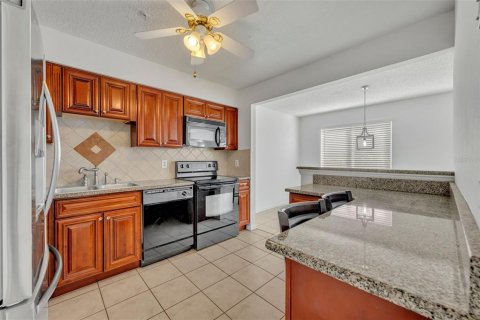 Copropriété à vendre à Orlando, Floride: 2 chambres, 100.15 m2 № 1380812 - photo 12