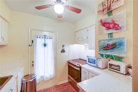 Condo in Winter Haven, Florida, 2 bedrooms  № 1380845 - photo 11