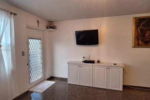 Condominio en venta en Sunrise, Florida, 1 dormitorio, 54.81 m2 № 1076220 - foto 3