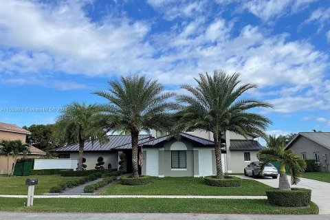 Купить виллу или дом в Пемброк-Пайнс, Флорида 4 спальни, № 1074247 - фото 18