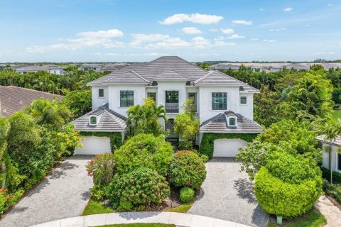 House in Delray Beach, Florida 6 bedrooms, 703.08 sq.m. № 1171316 - photo 1