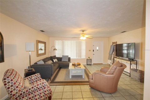Casa en venta en Okeechobee, Florida, 3 dormitorios, 143.81 m2 № 1063416 - foto 27