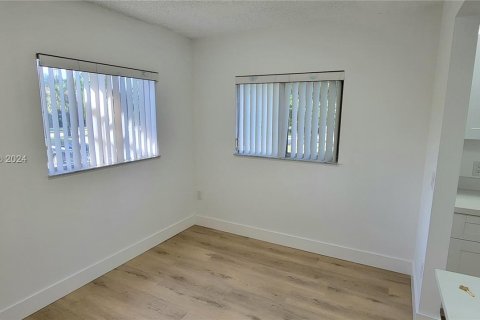 Condominio en venta en Pembroke Pines, Florida, 2 dormitorios, 120.77 m2 № 1402600 - foto 4