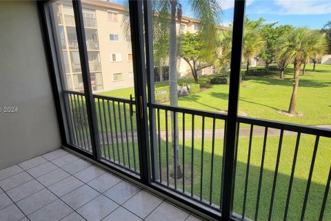 Condominio en venta en Pembroke Pines, Florida, 2 dormitorios, 120.77 m2 № 1402600 - foto 22