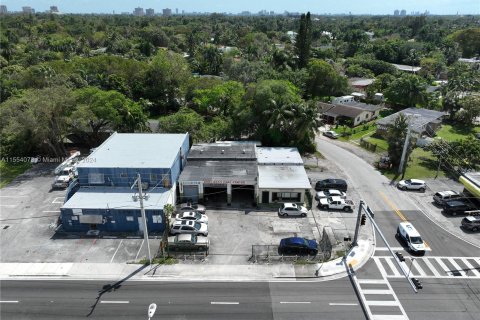 Propiedad comercial en venta en Miami, Florida № 1074469 - foto 5