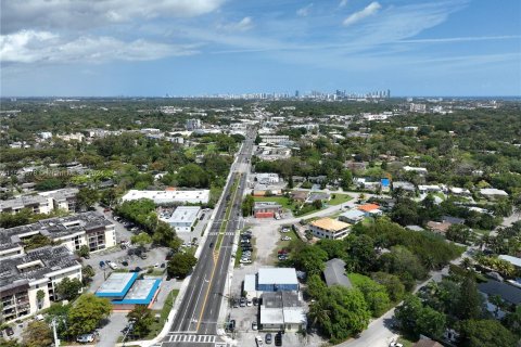 Propiedad comercial en venta en Miami, Florida № 1074469 - foto 10