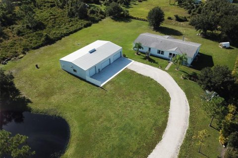 Villa ou maison à vendre à Punta Gorda, Floride: 4 chambres, 270.16 m2 № 1349846 - photo 3