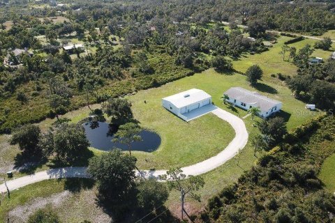 Villa ou maison à vendre à Punta Gorda, Floride: 4 chambres, 270.16 m2 № 1349846 - photo 1