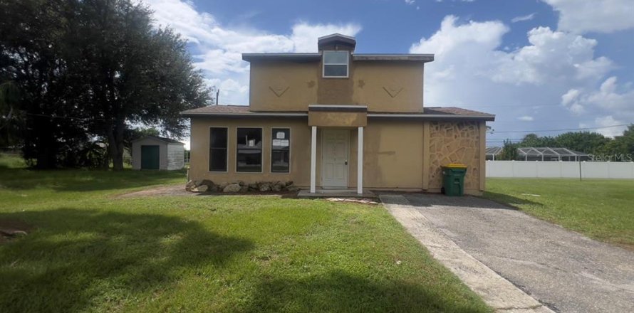 House in Port Charlotte, Florida 2 bedrooms, 102.19 sq.m. № 1349838