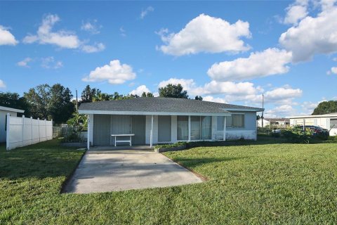 House in Punta Gorda, Florida 3 bedrooms, 109.07 sq.m. № 1371609 - photo 2