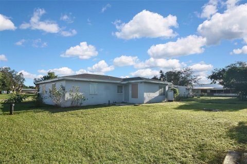 Villa ou maison à vendre à Punta Gorda, Floride: 3 chambres, 109.07 m2 № 1371609 - photo 25