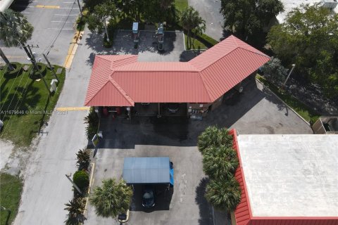 Propiedad comercial en venta en Cutler Bay, Florida № 1409007 - foto 1