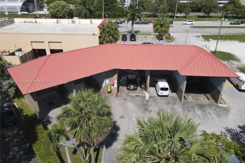 Propiedad comercial en venta en Cutler Bay, Florida № 1409007 - foto 10