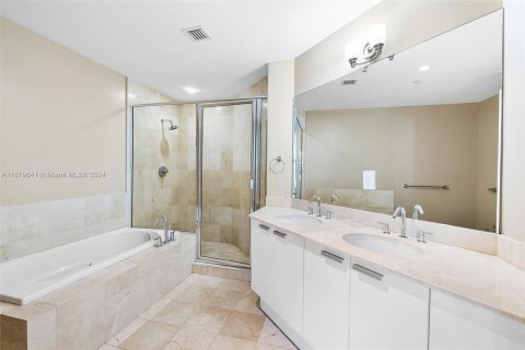 Condo in Aventura, Florida, 3 bedrooms  № 1409006 - photo 13