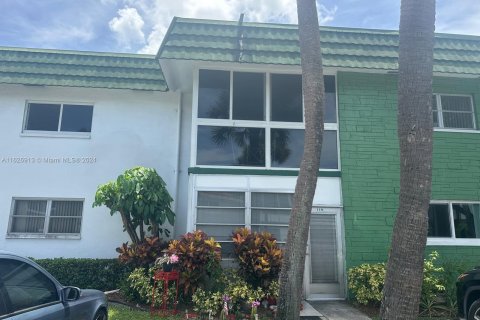 Condominio en venta en Lauderhill, Florida, 1 dormitorio, 86.21 m2 № 1309209 - foto 1