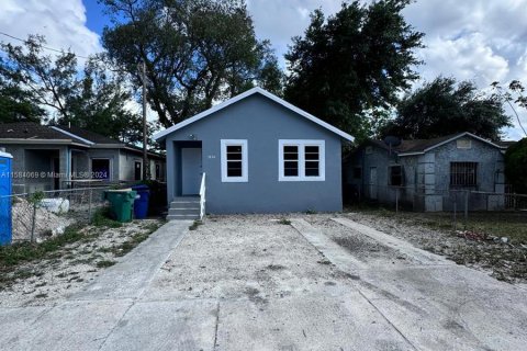 House in Miami, Florida 3 bedrooms, 107.02 sq.m. № 1167957 - photo 5