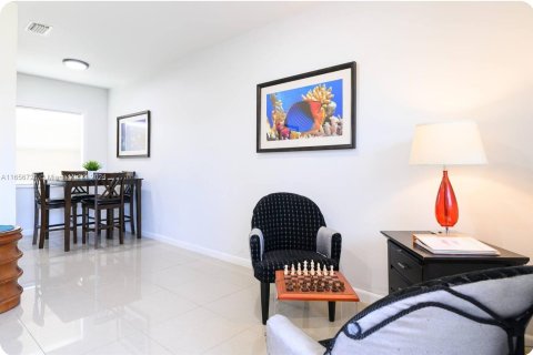 Casa en alquiler en Hollywood, Florida, 2 dormitorios, 92.9 m2 № 1357038 - foto 4