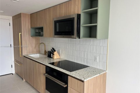 Condo in Miami, Florida, 1 bedroom  № 1357088 - photo 3