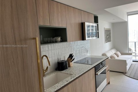 Condominio en alquiler en Miami, Florida, 1 dormitorio № 1357088 - foto 2