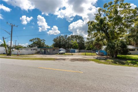 Propiedad comercial en venta en Saint Petersburg, Florida, 100.33 m2 № 1379320 - foto 2