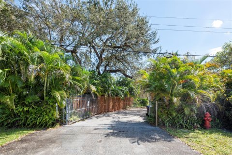 House in Fort Lauderdale, Florida 3 bedrooms, 163.51 sq.m. № 1040959 - photo 13