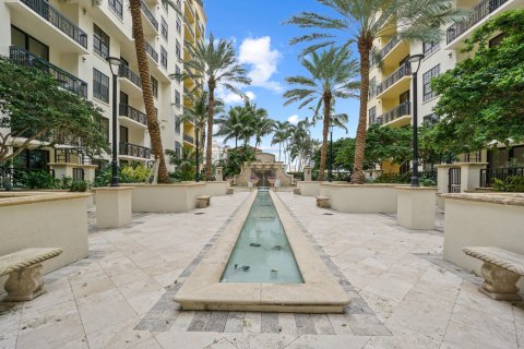 Condo in West Palm Beach, Florida, 1 bedroom  № 1026682 - photo 2