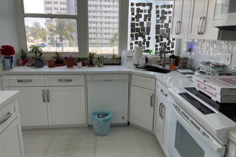 Copropriété à vendre à Fort Lauderdale, Floride: 2 chambres, 110.09 m2 № 1268762 - photo 27