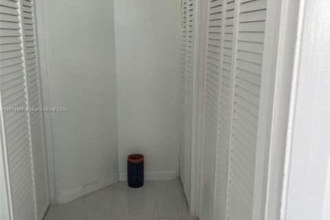 Copropriété à vendre à Fort Lauderdale, Floride: 2 chambres, 110.09 m2 № 1268762 - photo 16