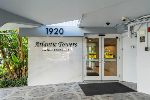 Condo in Fort Lauderdale, Florida, 3 bedrooms  № 1268763 - photo 24