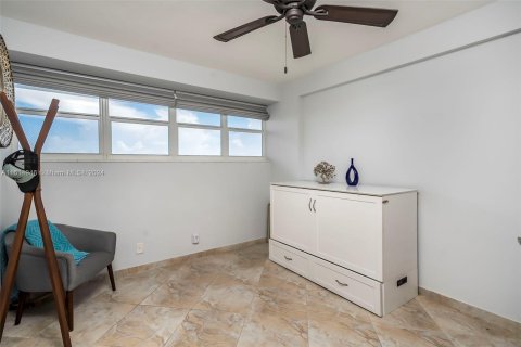 Condo in Fort Lauderdale, Florida, 3 bedrooms  № 1268763 - photo 15