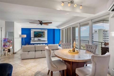 Condo in Fort Lauderdale, Florida, 3 bedrooms  № 1268763 - photo 6