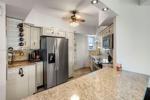 Condo in Fort Lauderdale, Florida, 3 bedrooms  № 1268763 - photo 8