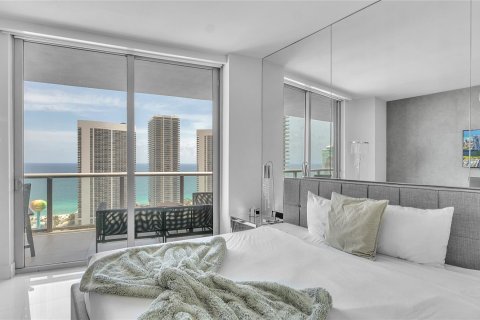 Copropriété à vendre à Hallandale Beach, Floride: 3 chambres, 146.51 m2 № 1043069 - photo 21