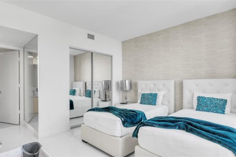 Copropriété à vendre à Hallandale Beach, Floride: 3 chambres, 146.51 m2 № 1043069 - photo 14