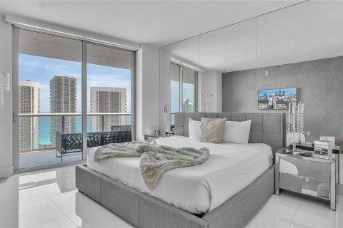 Copropriété à vendre à Hallandale Beach, Floride: 3 chambres, 146.51 m2 № 1043069 - photo 22