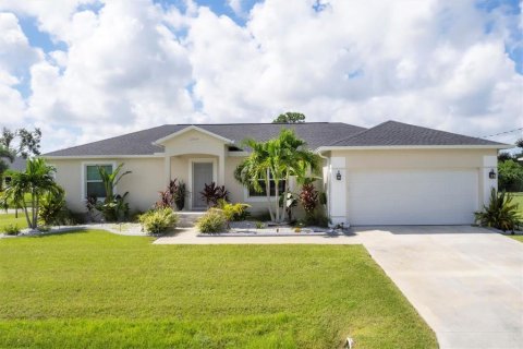 Casa en venta en Port Charlotte, Florida, 3 dormitorios, 148.46 m2 № 1346361 - foto 1