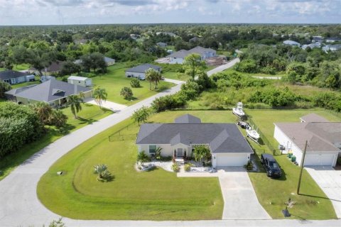 Villa ou maison à vendre à Port Charlotte, Floride: 3 chambres, 148.46 m2 № 1346361 - photo 2