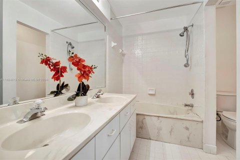 Condo in Miami Lakes, Florida, 2 bedrooms  № 1280812 - photo 20