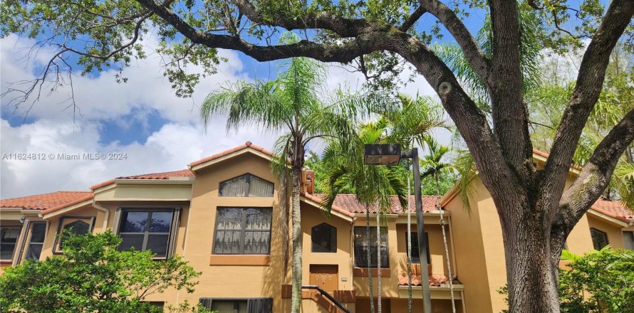 Condo in Miami Lakes, Florida, 2 bedrooms  № 1280812